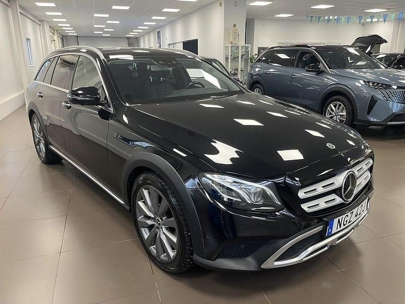 Begagnad Mercedes E220 All-Terrain Avantgarde 194 HK (142 kW) 2019 Svart Kombi