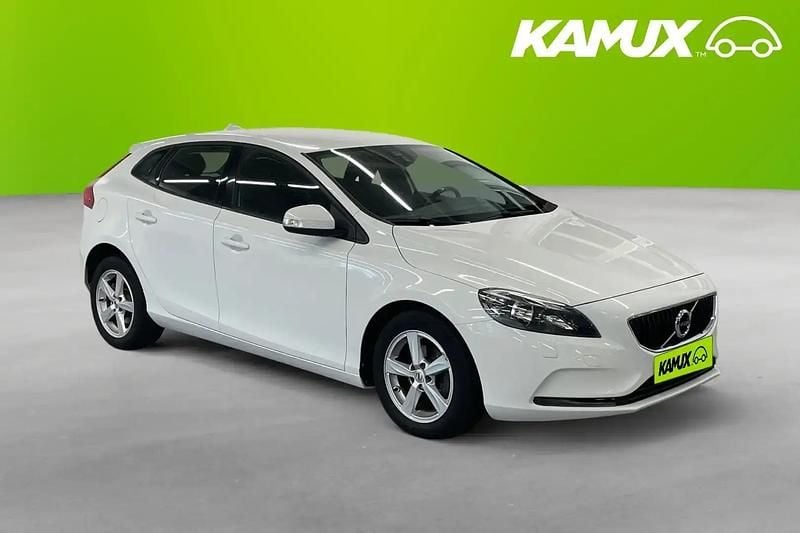 Vit Begagnad 2018 Volvo V40 Kombi | 159 700 kr (Marknadspris) - Bild 1/4