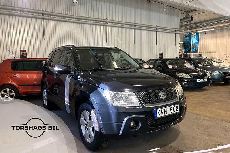 Svart Begagnad 2010 Suzuki Grand Vitara SUV | 57 900 kr (Bra pris) - Bild 1/3