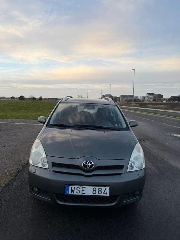 Begagnad 2005 Toyota Corolla Verso Minibuss | 40 000 kr (Bra pris) - Bild 1/4
