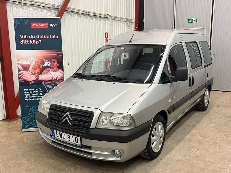 Begagnad Citroën Jumpy 136 HK (100 kW) 2006 Silver Minibuss