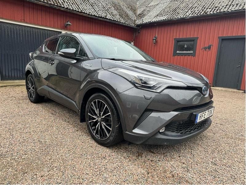 Grå Begagnad 2019 Toyota C-HR Executive SUV | 220 000 kr (Marknadspris) - Bild 1/4
