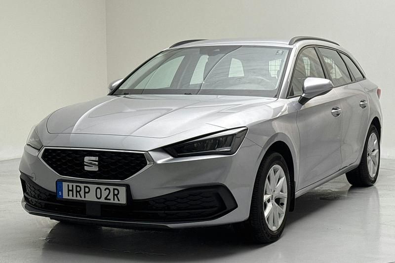 Silver Begagnad 2022 Seat Leon | 168 000 kr - Bild 1/4