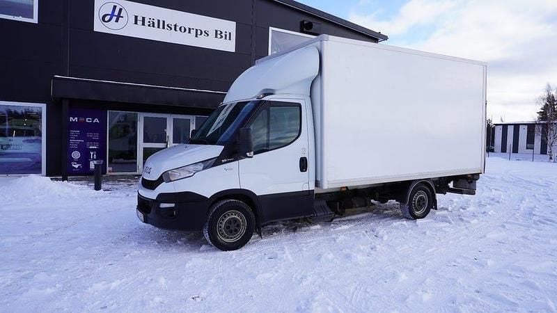 Vit Begagnad 2016 Iveco Daily | 144 900 kr (Marknadspris) - Bild 1/4