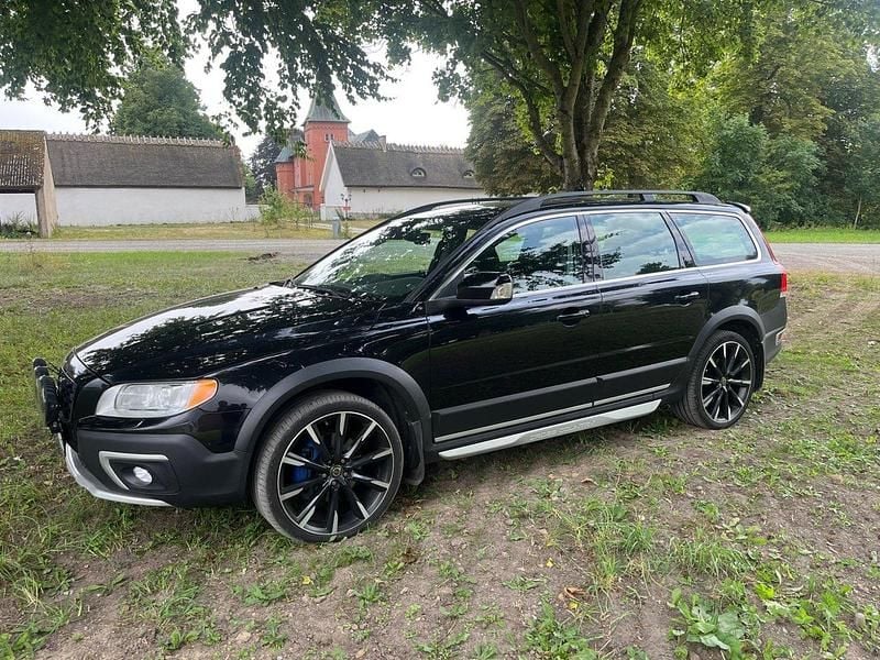 Svart Begagnad 2014 Volvo XC70 Momentum SUV | 139 000 kr (Marknadspris) - Bild 1/4