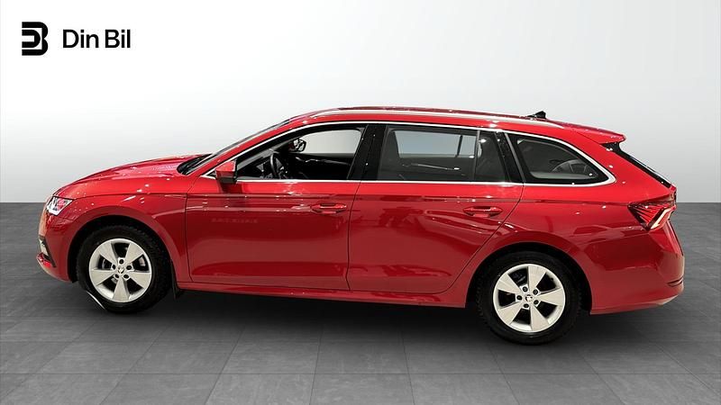Begagnad Skoda Octavia Style 150 HK (110 kW) 2022 Röd Kombi