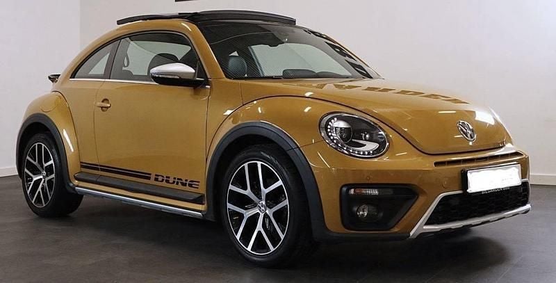 Gul Begagnad 2016 VW Beetle Dune Halvkombi | 205 000 kr (Superpris) - Bild 1/4