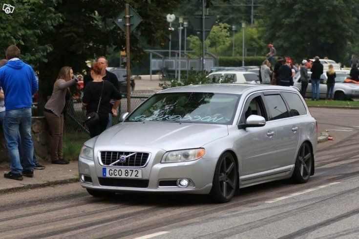 Volvo v70 stance