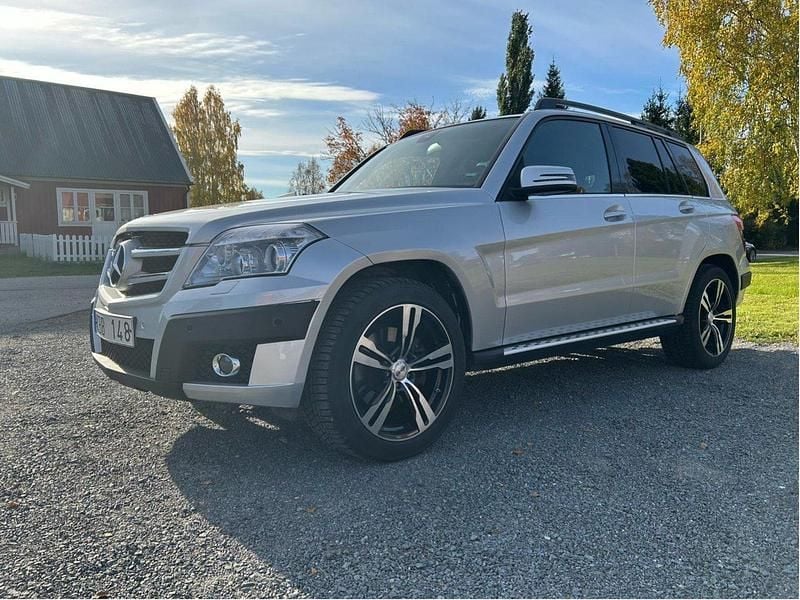 Silver Begagnad 2010 Mercedes GLK350 SUV | 89 000 kr (Superpris) - Bild 1/4