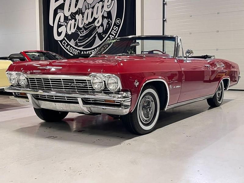 Röd Begagnad 1965 Chevrolet Impala Sedan | 799 000 kr - Bild 1/4