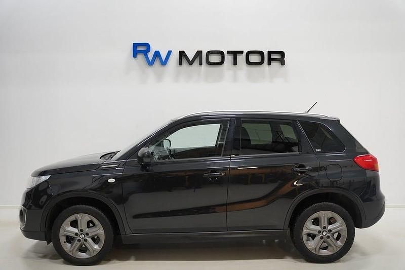 Begagnad Suzuki Vitara GL 120 HK (88 kW) 2017 Svart SUV