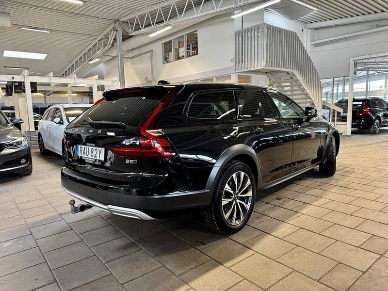 Begagnad Volvo V90 CC Plus 250 HK (183 kW) 2023 Svart Kombi