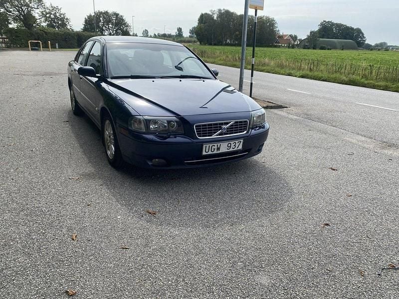 Blå Begagnad 2004 Volvo S80 Business Edition Sedan | 32 000 kr (Lite dyr) - Bild 1/4
