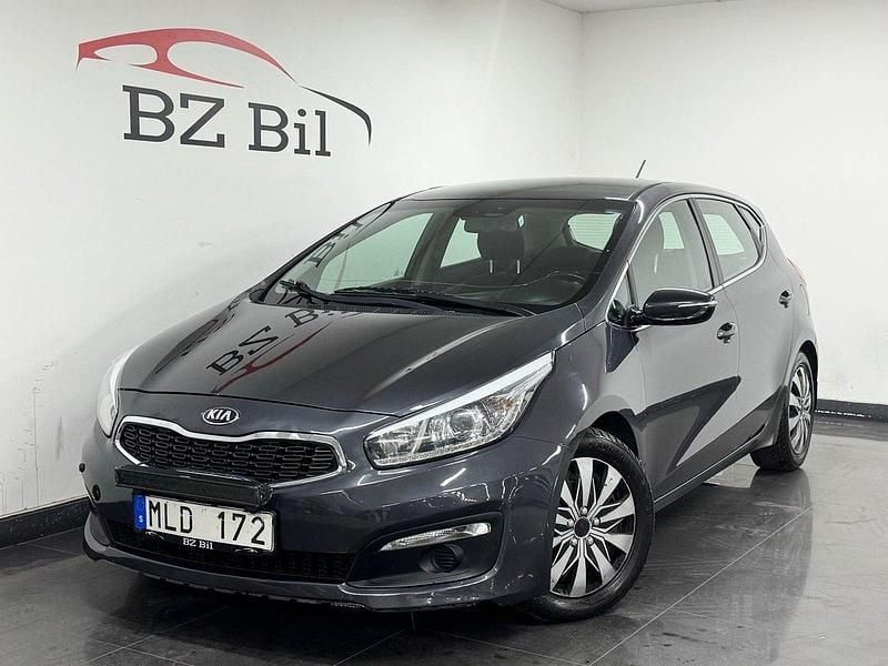 Mörkgrå Begagnad 2012 Kia Ceed Comfort Halvkombi | 59 900 kr (Marknadspris) - Bild 1/4
