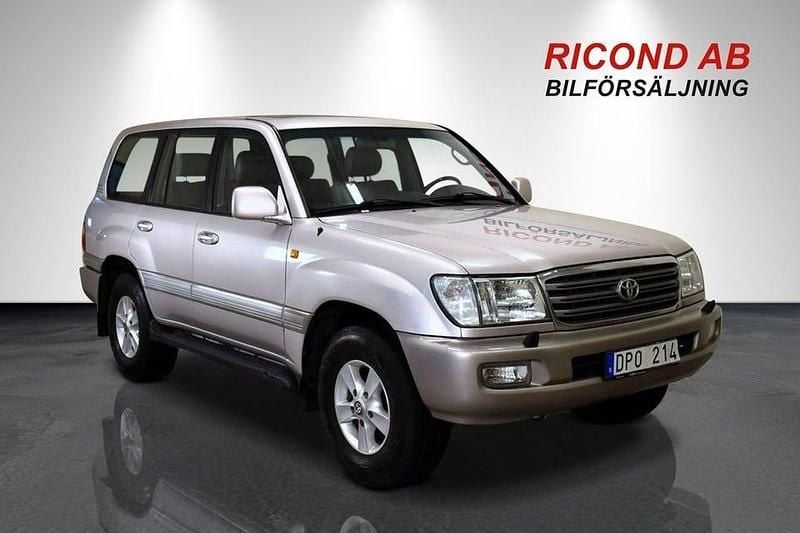 Begagnad Toyota Land Cruiser 204 HK (150 kW) 2005 Silver SUV