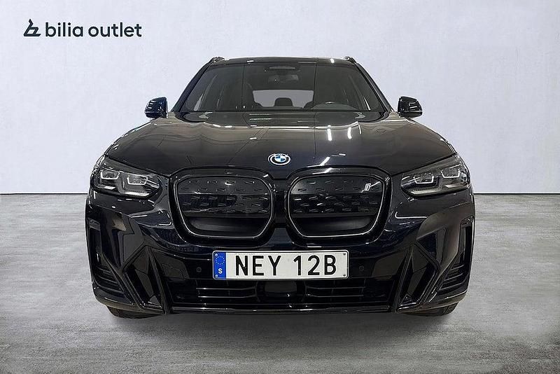 Begagnad BMW iX3 M Sport 210 kW (286 HK) 2022 Svart SUV