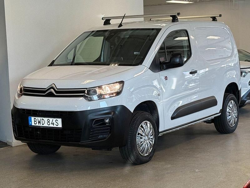 Vit Begagnad 2021 Citroën Berlingo Minibuss | 249 900 kr (Marknadspris) - Bild 1/4