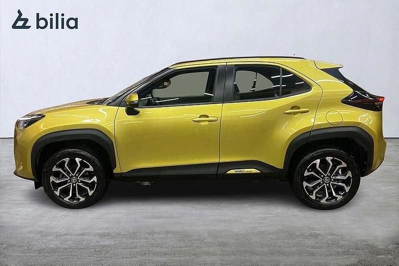 Begagnad Toyota Yaris Cross Active 117 HK (86 kW) 2022 Gul SUV