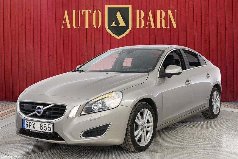 Ljusbrun Begagnad 2011 Volvo S60 Summum Sedan | 119 900 kr (Marknadspris) - Bild 1/4