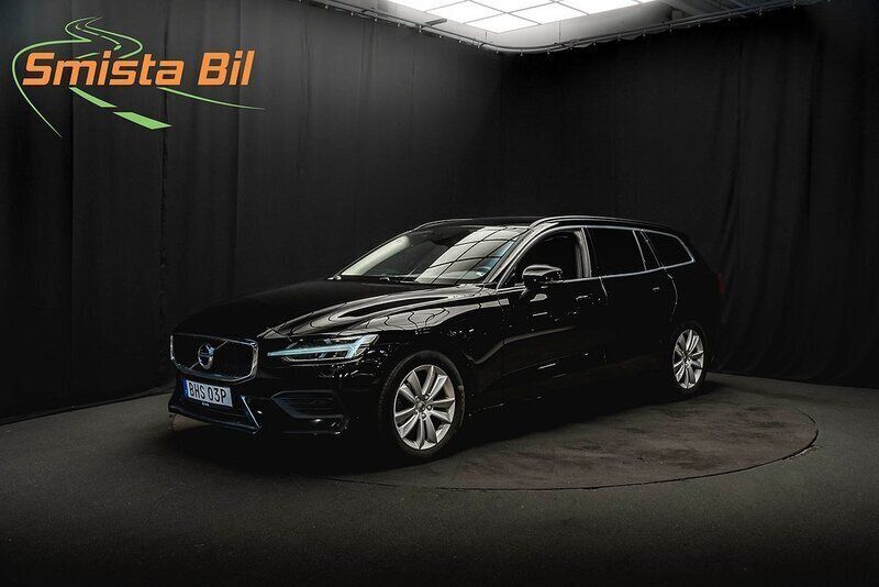 Svart Begagnad 2022 Volvo V60 Kombi | 294 900 kr (Marknadspris) - Bild 1/4