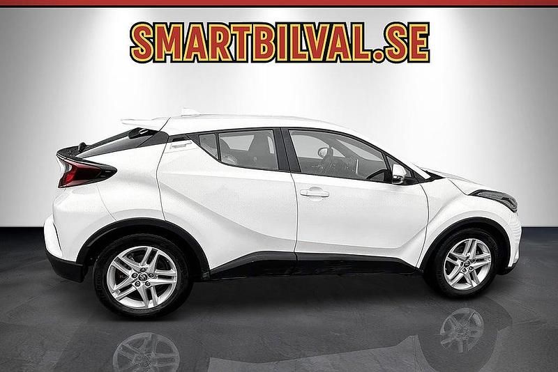 Begagnad Toyota C-HR Active 122 HK (89 kW) 2022 Vit SUV