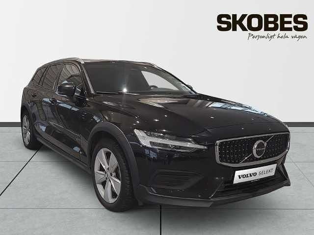 Begagnad 2023 Volvo V60 CC Kombi | 334 600 kr (Marknadspris) - Bild 1/3