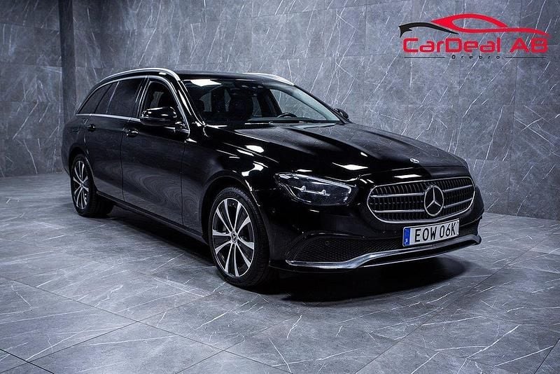 Svart Begagnad 2022 Mercedes E300 Avantgarde Kombi | 324 800 kr (Marknadspris) - Bild 1/4