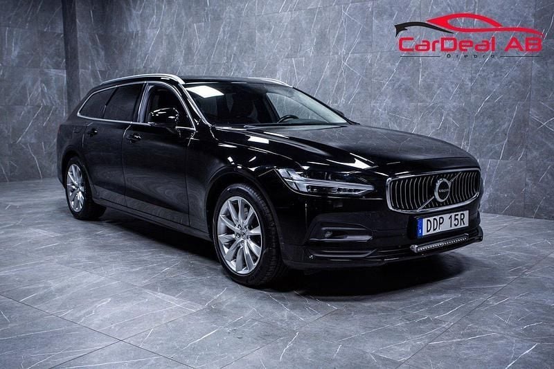 Svart Begagnad 2021 Volvo V90 Momentum Kombi | 288 800 kr (Bra pris) - Bild 1/4
