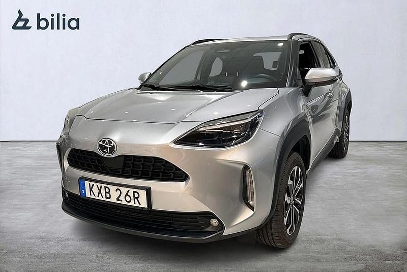 Begagnad Toyota Yaris Cross Active 92 HK (67 kW) 2025 Silver SUV