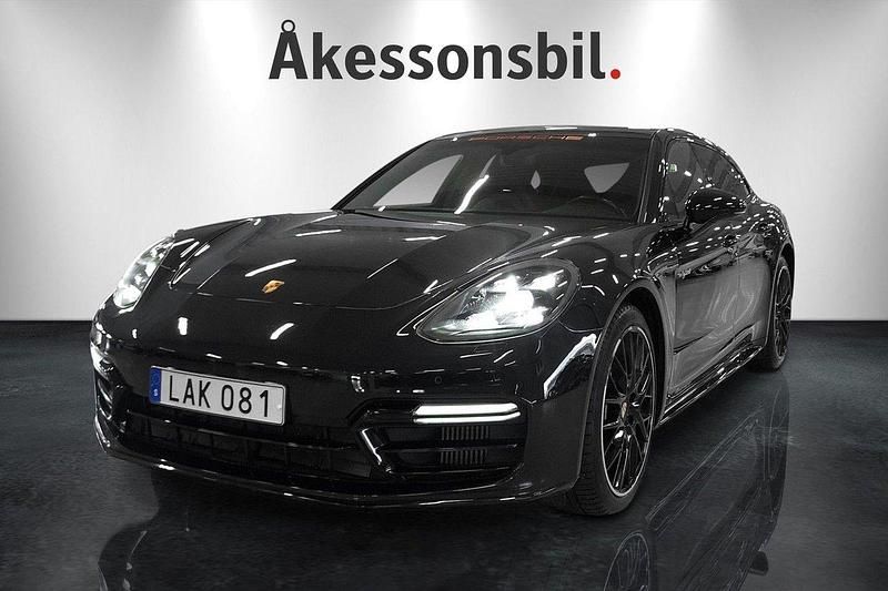 Svart Begagnad 2018 Porsche Panamera 4 Sport Turismo Sedan | 649 000 kr (Lite dyr) - Bild 1/4