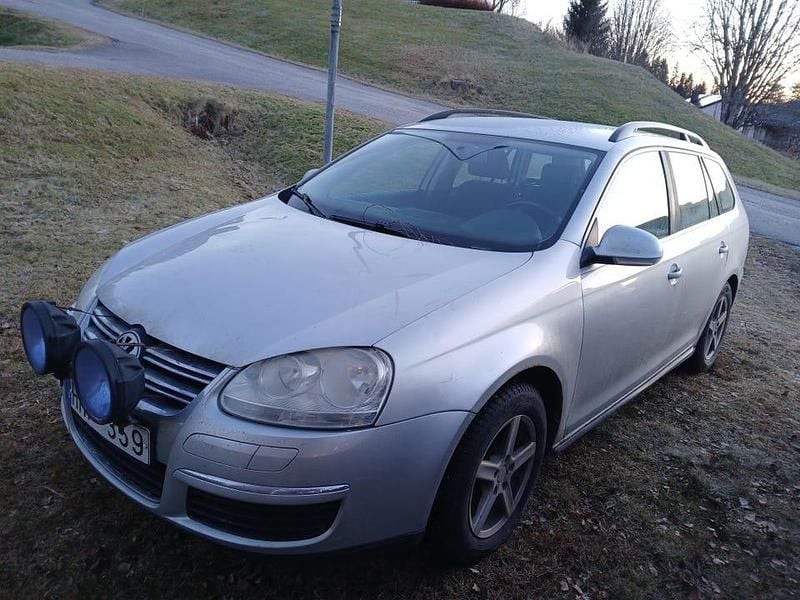 Begagnad 2008 VW Golf V Kombi | 5 000 kr (Superpris) - Bild 1/4