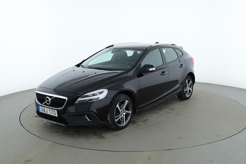 Svart Begagnad 2018 Volvo V40 CC Kinetic Kombi | 185 000 kr (Marknadspris) - Bild 1/4