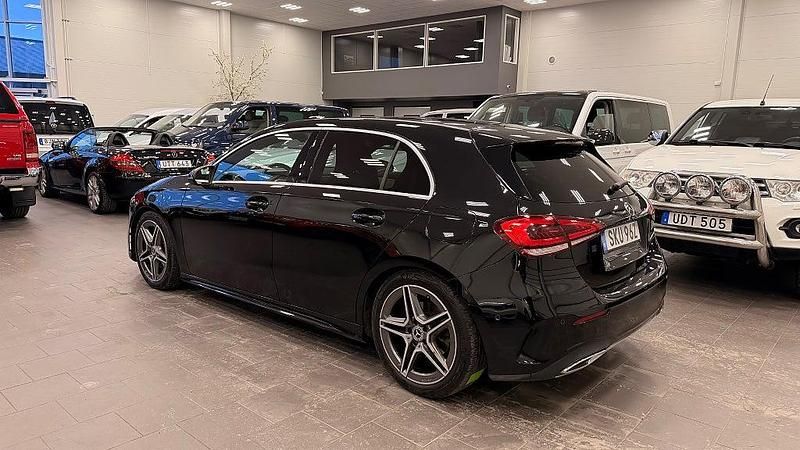 Begagnad Mercedes A200 AMG 163 HK (119 kW) 2021 Svartmetallic Halvkombi