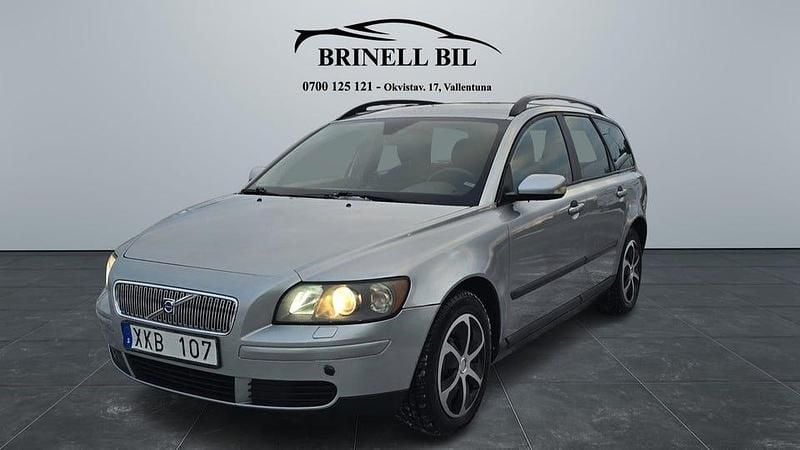 Begagnad Volvo V50 126 HK (92 kW) 2005 Silver Kombi