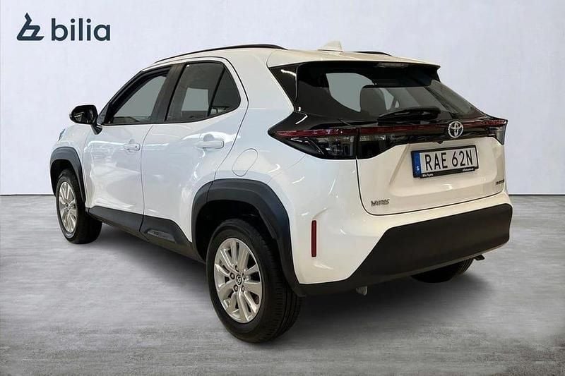 Begagnad Toyota Yaris Hybrid Active 117 HK (86 kW) 2023 Vit