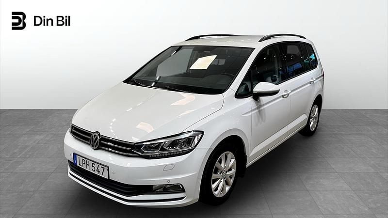 Vit Begagnad 2017 VW Touran Minibuss | 184 900 kr (Marknadspris) - Bild 1/4