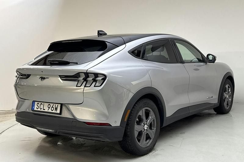 Begagnad Ford Mustang Mach-E 216 kW (294 HK) 2021 Grå SUV