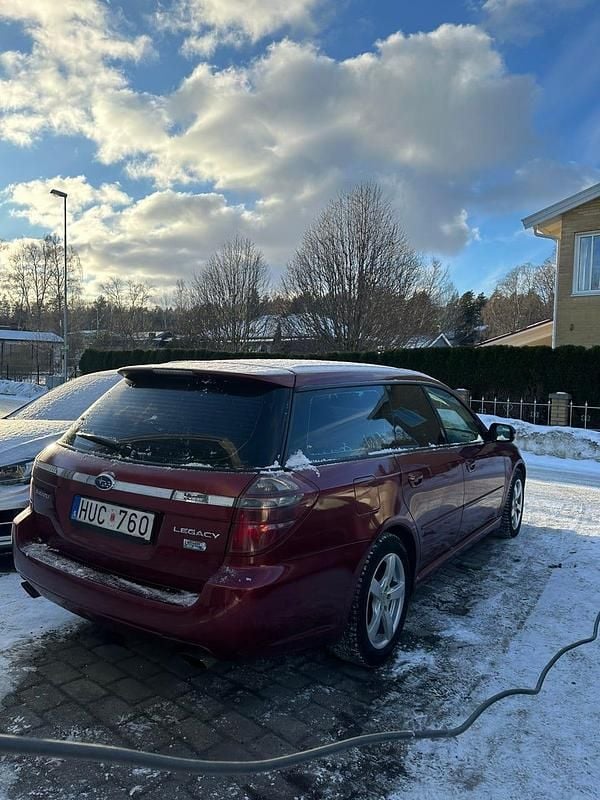 Begagnad Subaru Legacy 150 HK (110 kW) 2009