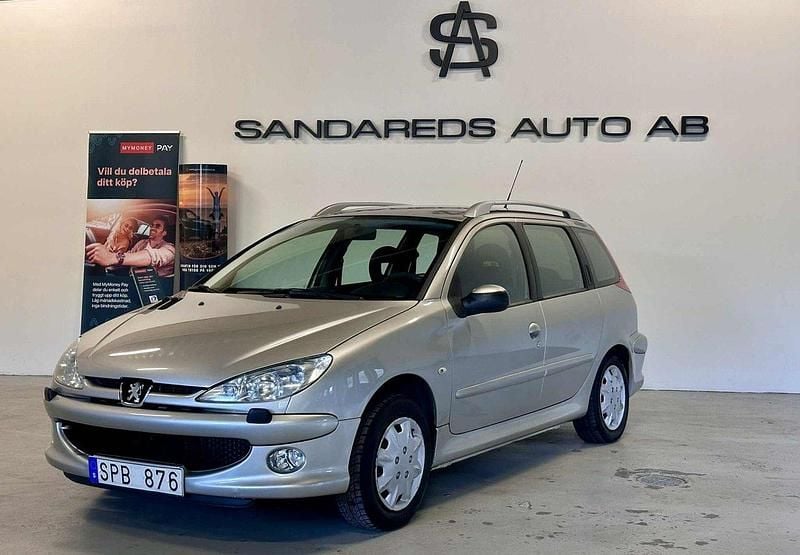 Grå Begagnad 2006 Peugeot 206 Kombi | 18 900 kr (Marknadspris) - Bild 1/4