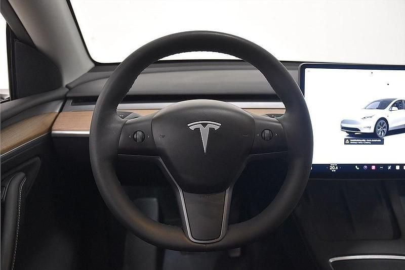 Begagnad Tesla Model Y Long Range AWD 378 kW (514 HK) 2023 Vit SUV