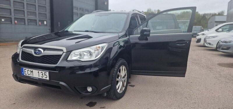 Svart Begagnad 2013 Subaru Forester SUV | 92 000 kr (Bra pris) - Bild 1/4