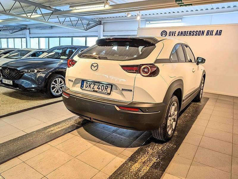 Begagnad Mazda MX30 Exclusive-Line 107 kW (146 HK) 2022 Vit SUV