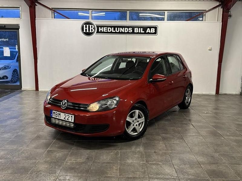 Begagnad VW Golf VII 105 HK (77 kW) 2012 Röd