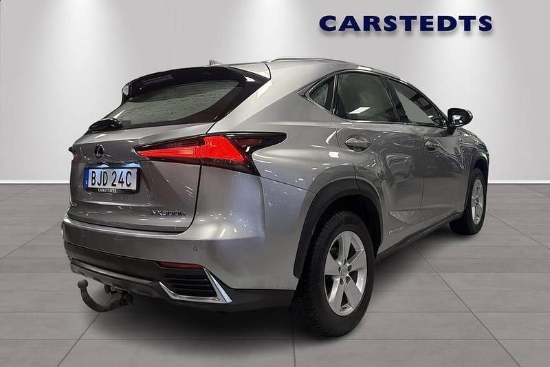 Begagnad Lexus NX300h Business Edition 200 HK (147 kW) 2019 Grå SUV