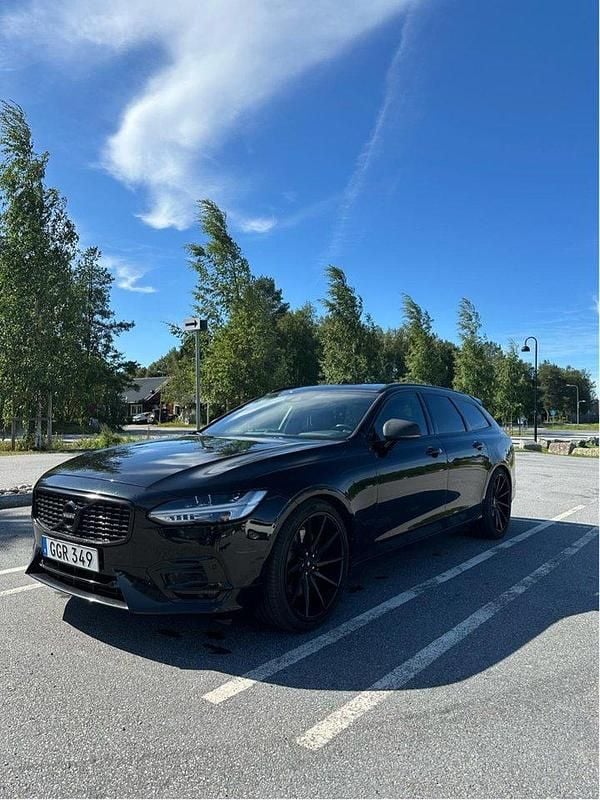 Svart Begagnad 2018 Volvo V90 R-Design Kombi | 339 000 kr (Lite dyr) - Bild 1/4