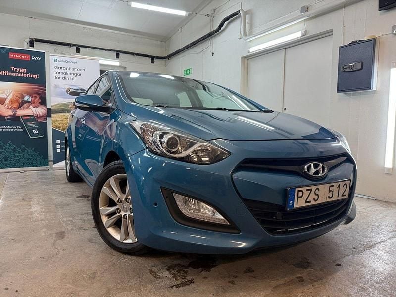 Ljusblå Begagnad 2012 Hyundai i30 Sport Halvkombi | 79 000 kr (Lite dyr) - Bild 1/4