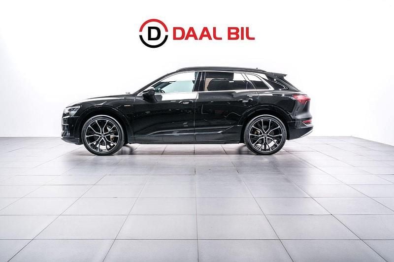 Svart Begagnad 2019 Audi e-tron Proline SUV | 344 700 kr (Lite dyr) - Bild 1/4