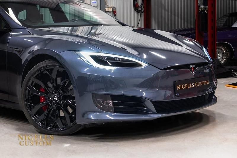 Begagnad Tesla Model S Performance 574 kW (781 HK) 2019 Grå Halvkombi