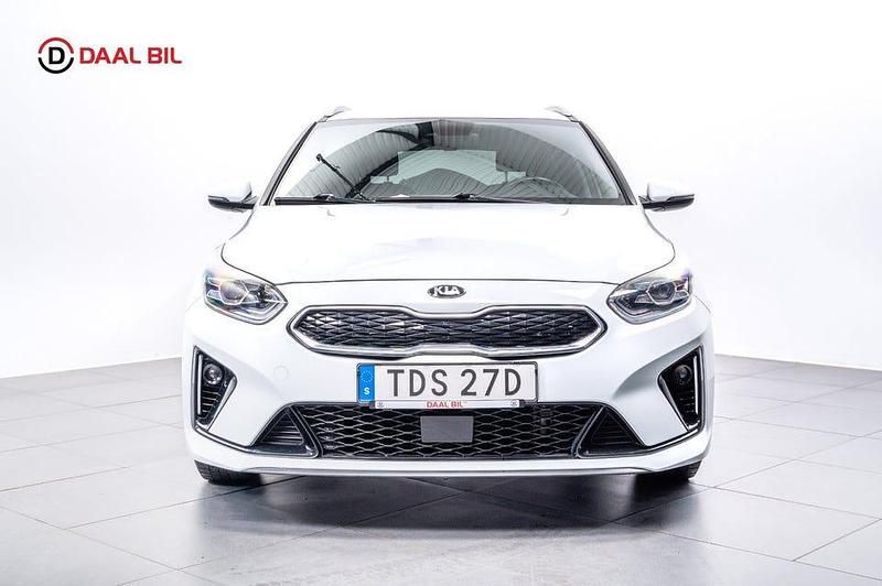 Begagnad Kia Ceed Sportswagon Advance 141 HK (103 kW) 2021 Vit Kombi