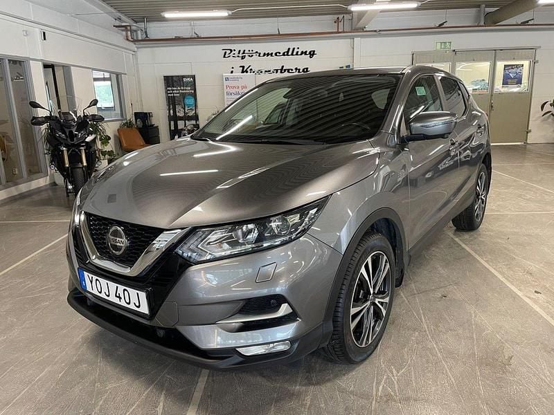 Grå Begagnad 2019 Nissan Qashqai SUV | 159 900 kr (Marknadspris) - Bild 1/4